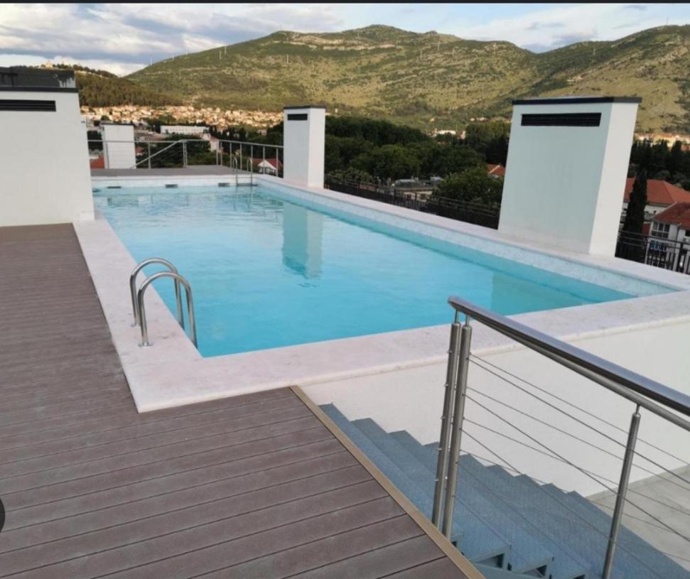 Apartman Cristal Lux Требинье Экстерьер фото
